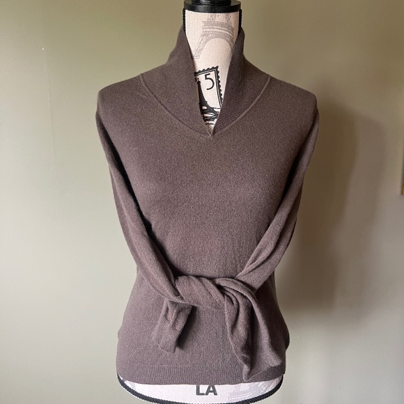 Jones New York Brown %100 Cashmere Sweater - Picture 2 of 4